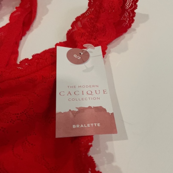 Cacique Red Lace Bralette keyhole open Back NEW - Picture 2 of 6